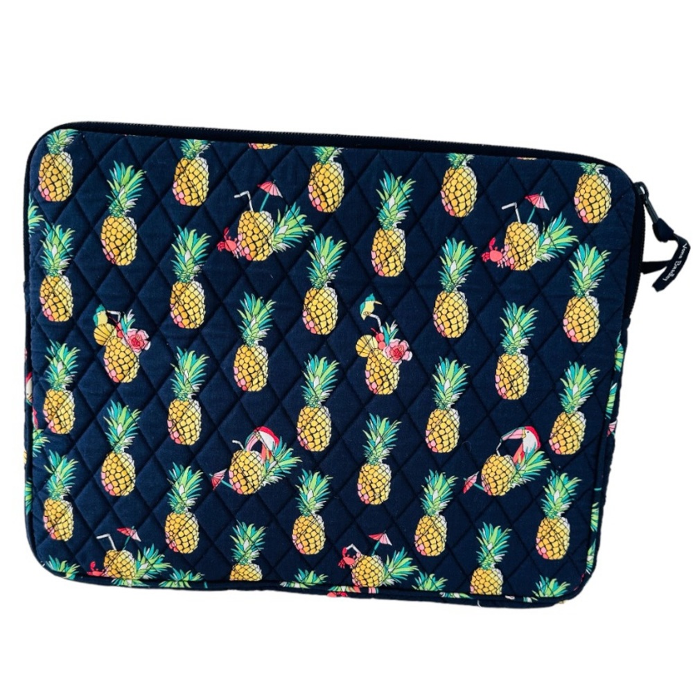 VERA BRADLEY Laptop Sleeve in Toucan Party  Navy Blue Pineapples Crabs